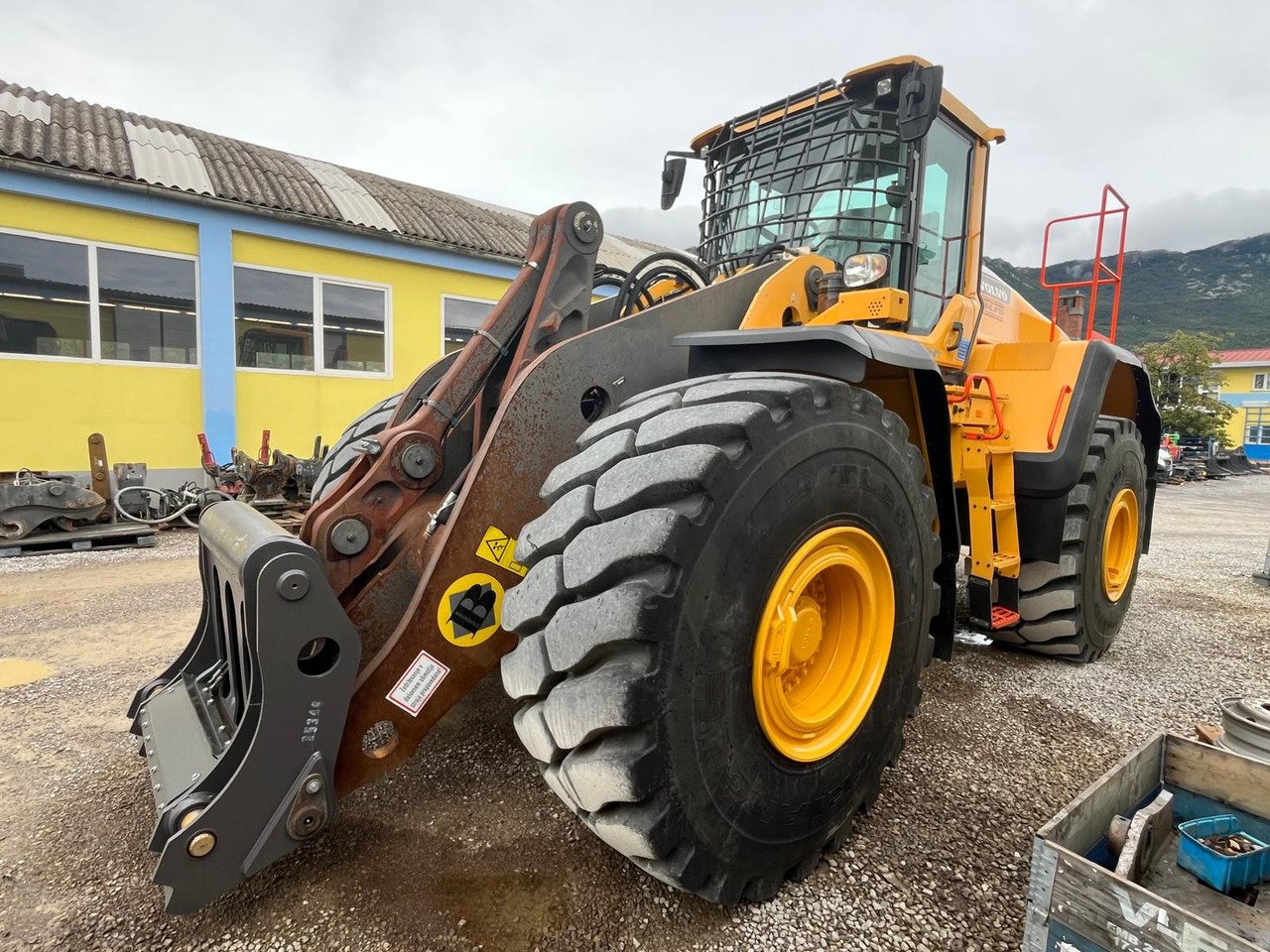 Volvo L220H - Wheel loader: picture 3 Volvo L220H - Wheel loader: picture 3