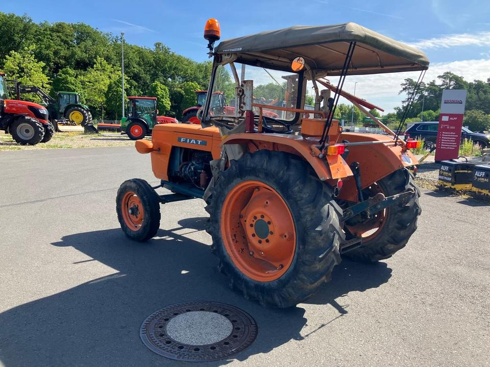 Traktor Fiat 315 Oldtimer mit Mähwerk Baujahr 1968 - Farm tractor: picture 4 Traktor Fiat 315 Oldtimer mit Mähwerk Baujahr 1968 - Farm tractor: picture 4