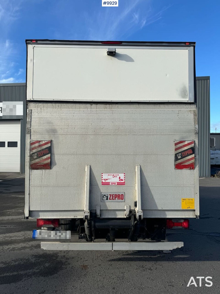 Box van Box Truck Iveco Daily with Tail Lift: picture 9 Box van Box Truck Iveco Daily with Tail Lift: picture 9