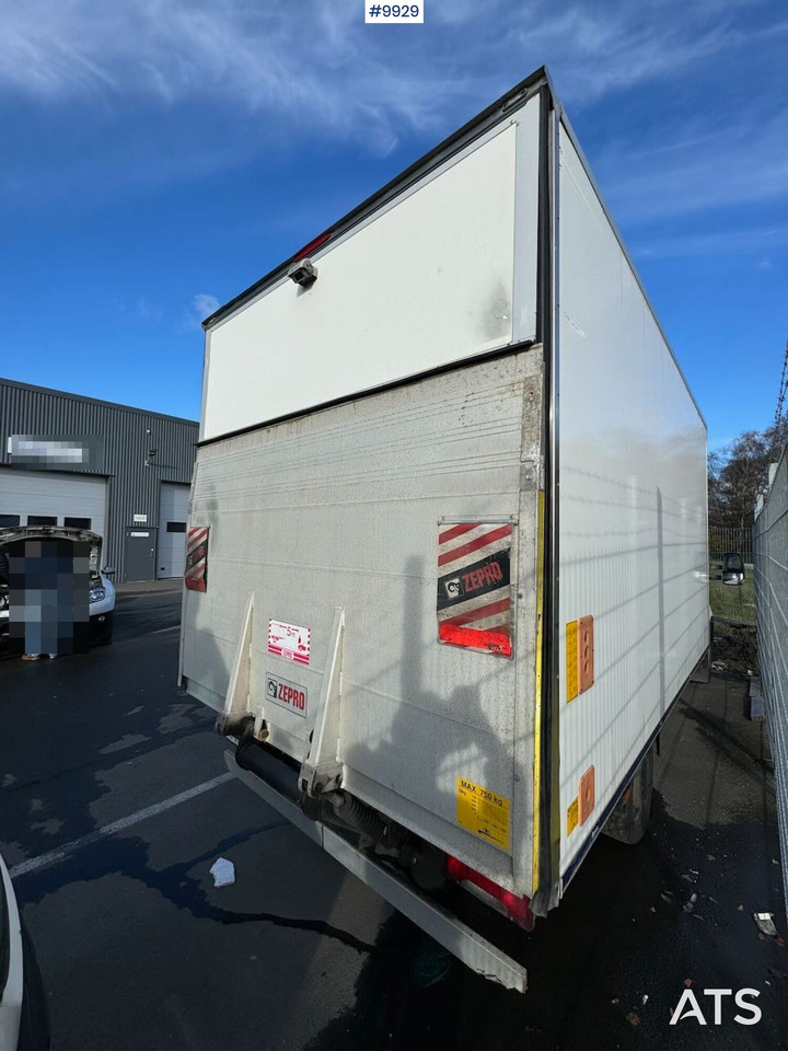 Box van Box Truck Iveco Daily with Tail Lift: picture 10 Box van Box Truck Iveco Daily with Tail Lift: picture 10