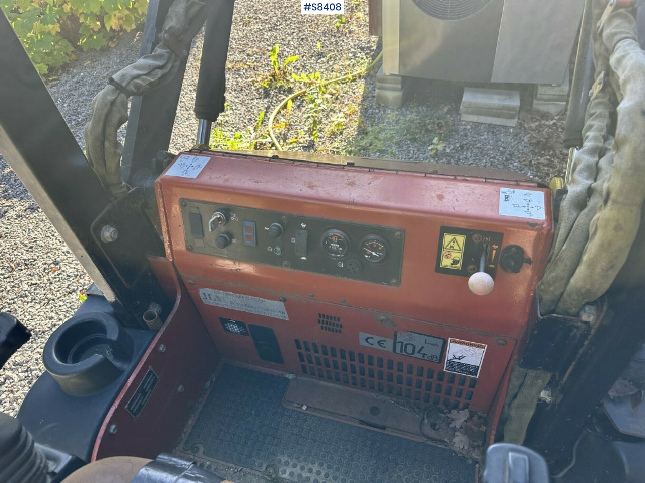 Ditch witch XT850 with Front loader and Backhoe attachment - Compact track loader: picture 5 Ditch witch XT850 with Front loader and Backhoe attachment - Compact track loader: picture 5