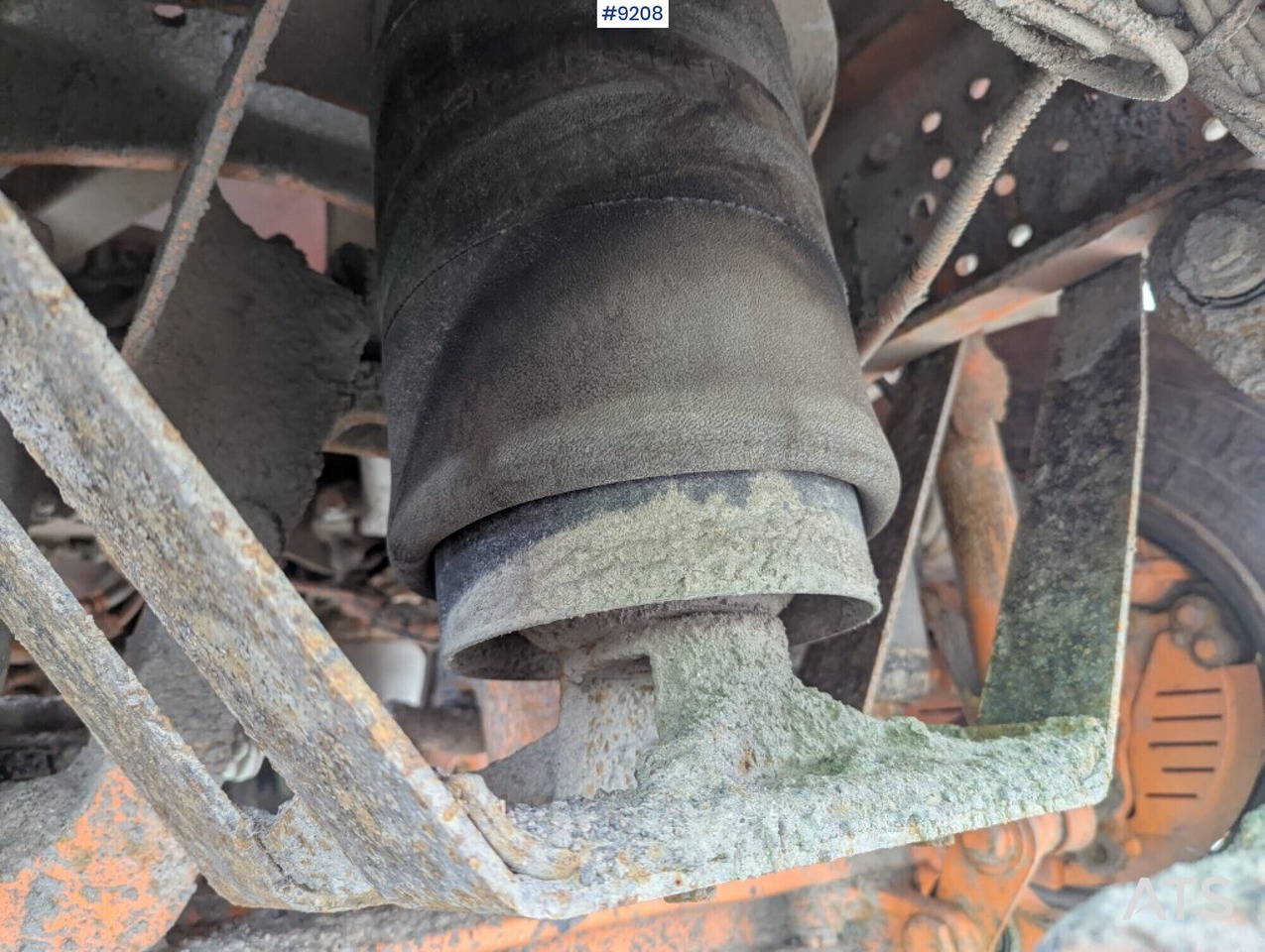 Tipper Dump / dozer truck Mercedes Benz Arocs 3251 8X4: picture 15