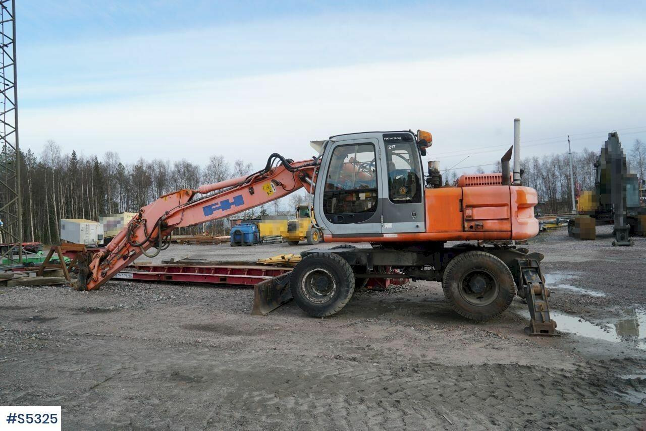 EXCAVATOR Hitachi EX165W with tools - Excavator: picture 1 EXCAVATOR Hitachi EX165W with tools - Excavator: picture 1
