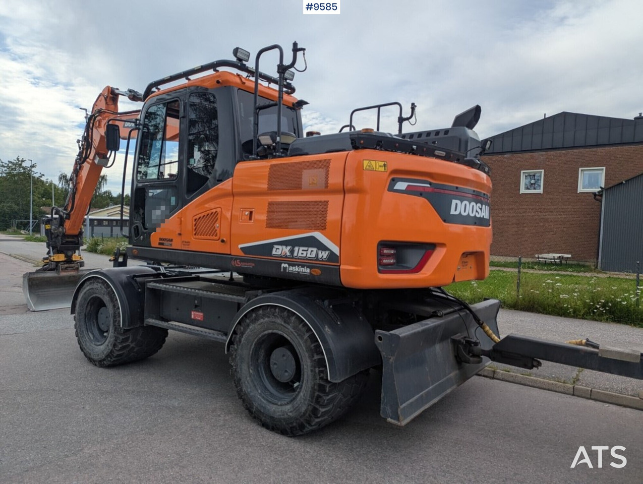 Excavator Doosan DX160W-7 with tipper (SEE VIDEO) - Wheel excavator: picture 4 Excavator Doosan DX160W-7 with tipper (SEE VIDEO) - Wheel excavator: picture 4