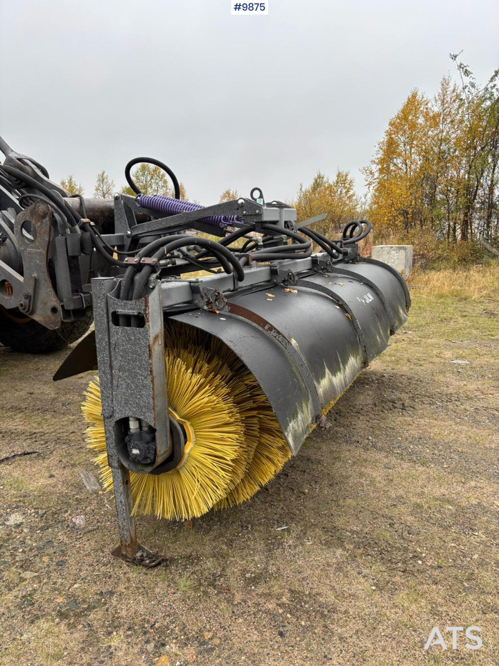 Holms Sweeper Large BM - Broom: picture 1 Holms Sweeper Large BM - Broom: picture 1