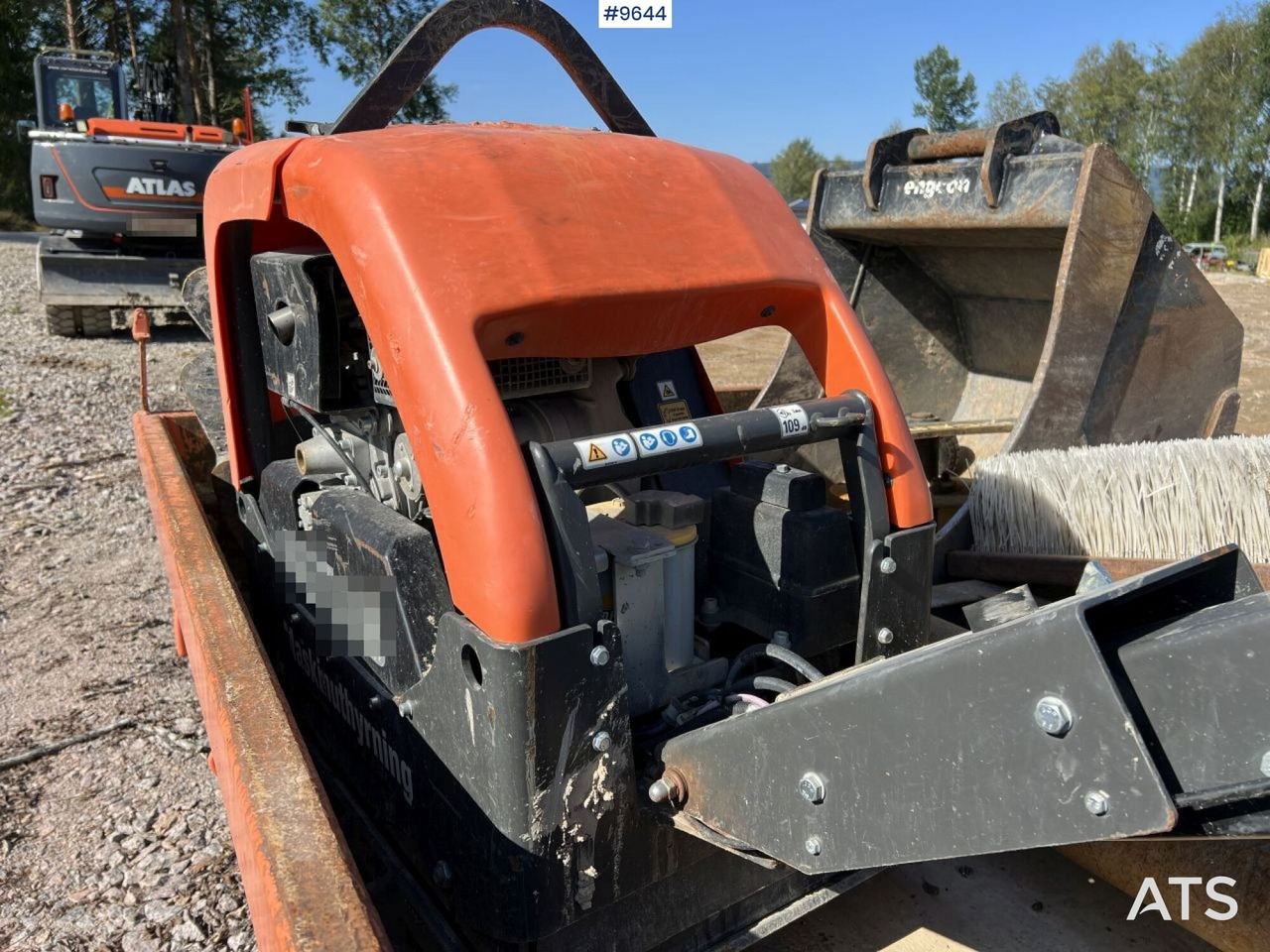 Husqvarna LG504 Vibratory Plate - Vibratory plate: picture 3 Husqvarna LG504 Vibratory Plate - Vibratory plate: picture 3