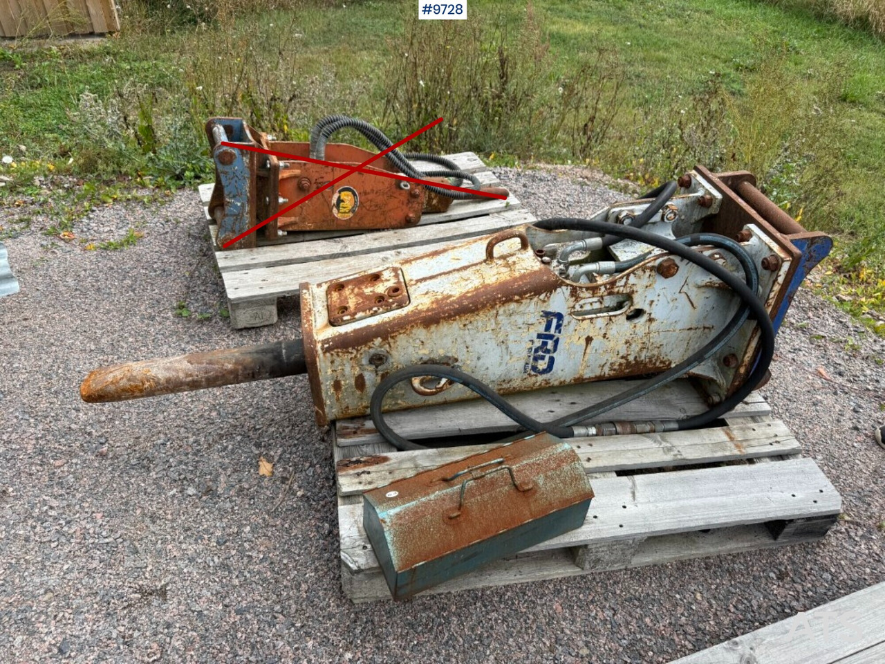 Hydraulic hammer Furukawa F9LN S45 - Hydraulic hammer: picture 2 Hydraulic hammer Furukawa F9LN S45 - Hydraulic hammer: picture 2