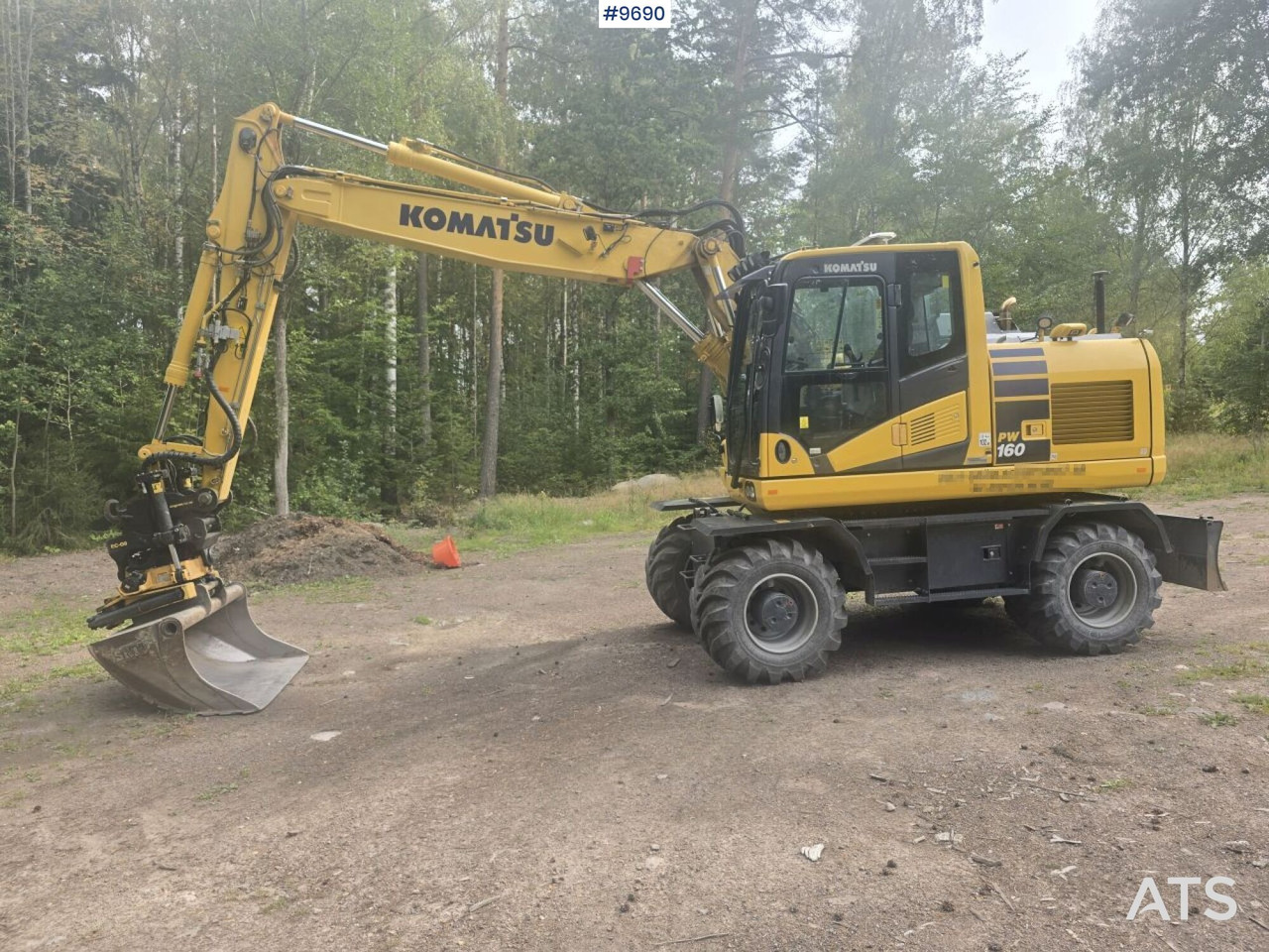 Wheel excavator Komatsu PW160-11 with machine control: picture 7