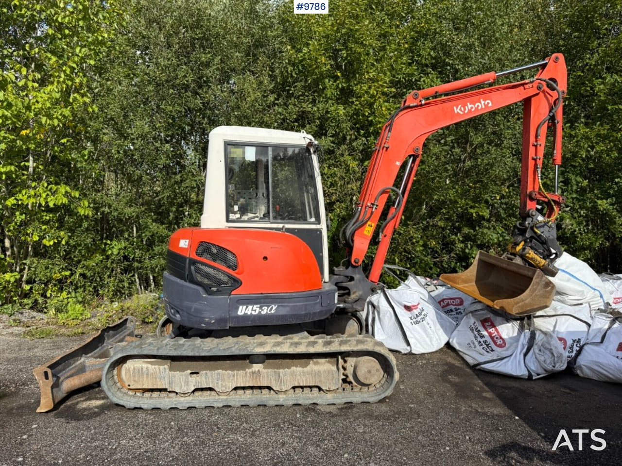Kubota U45-3a crawler excavator with tiltrotator and buckets - Mini excavator: picture 1 Kubota U45-3a crawler excavator with tiltrotator and buckets - Mini excavator: picture 1