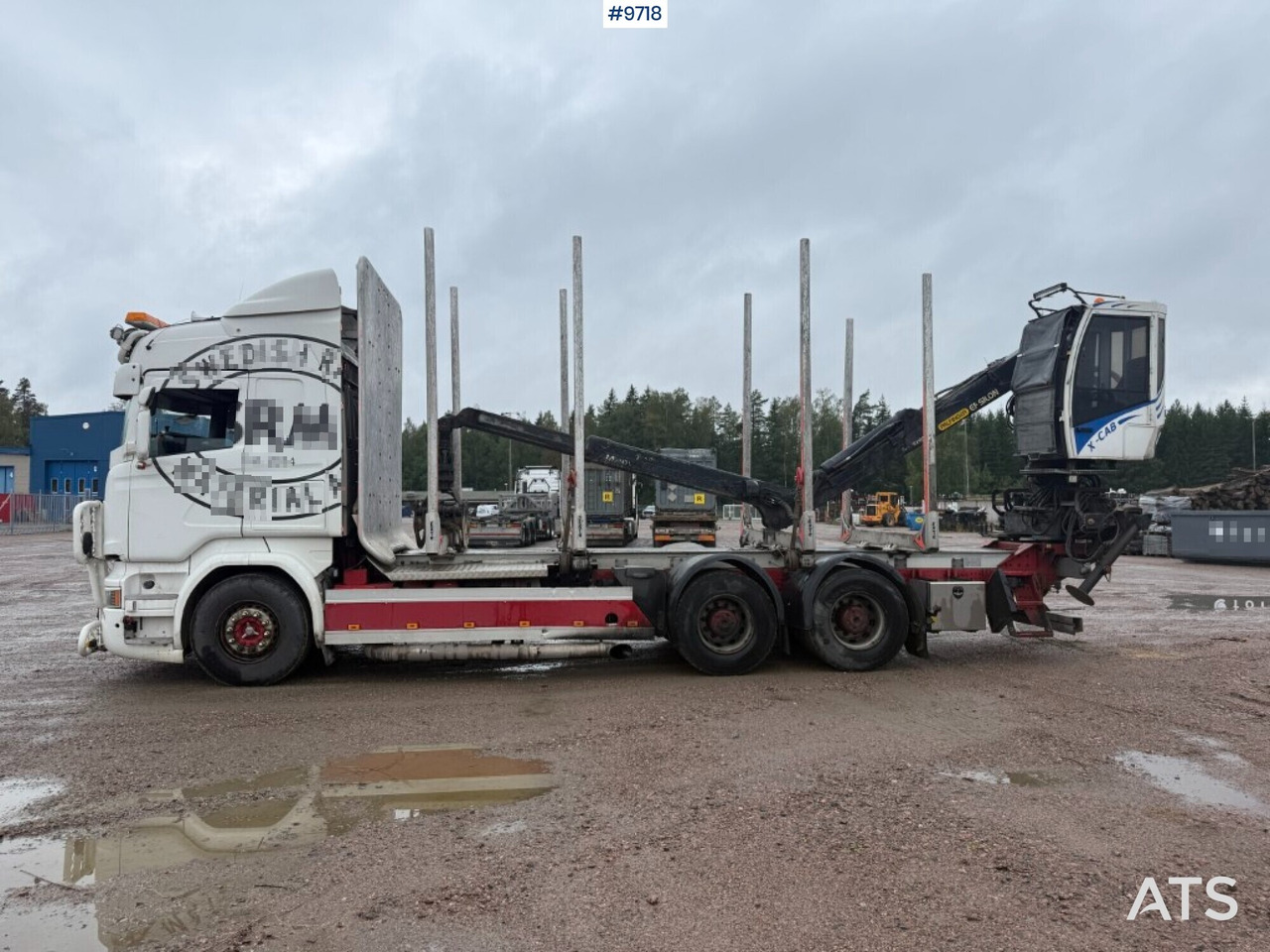Log truck Scania R520 with crane - Timber truck, Crane truck: picture 2 Log truck Scania R520 with crane - Timber truck, Crane truck: picture 2