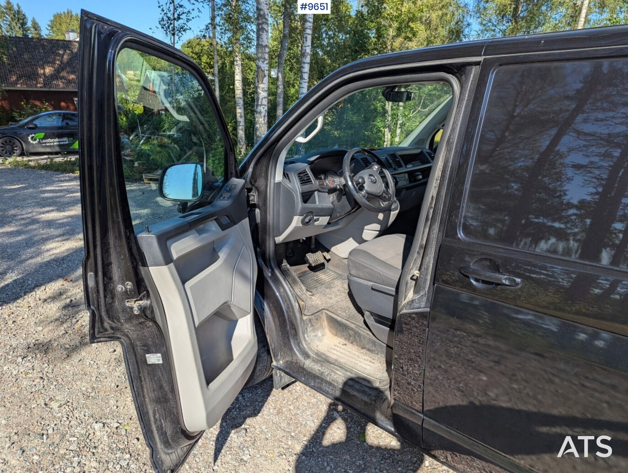 VW Transporter workshop fittings, double sliding doors - Utility/ Special vehicle: picture 3 VW Transporter workshop fittings, double sliding doors - Utility/ Special vehicle: picture 3