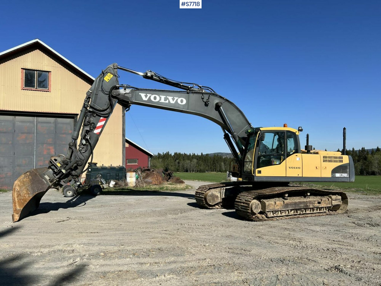 VOLVO EC 290 CL WITH DIGGING SYSTEM AND GEAR (SEE VIDEO) - Excavator: picture 1 VOLVO EC 290 CL WITH DIGGING SYSTEM AND GEAR (SEE VIDEO) - Excavator: picture 1