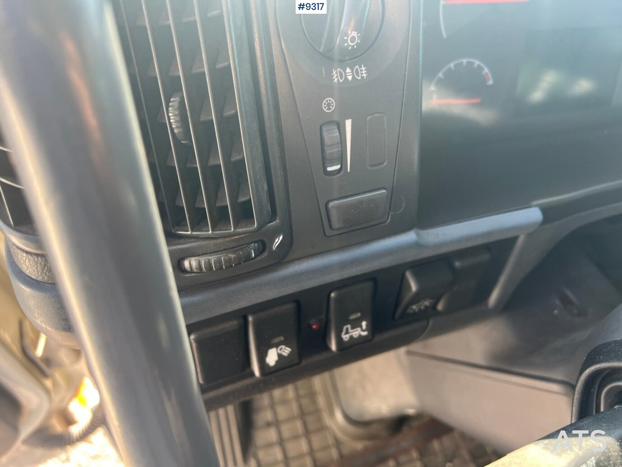 Box truck VOLVO FM-340 4X2 Box Truck: picture 13