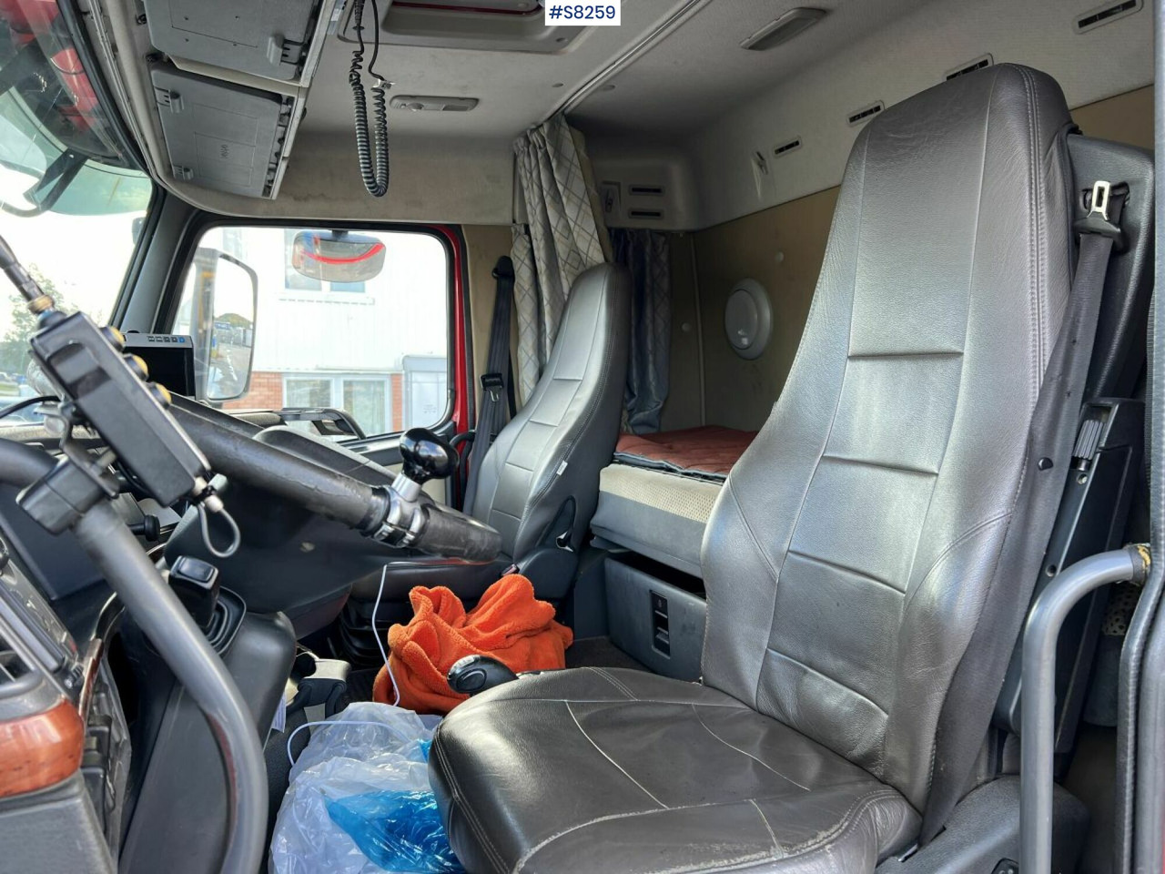 Volvo FH 480 Hook Truck, see video - Hook lift truck: picture 5 Volvo FH 480 Hook Truck, see video - Hook lift truck: picture 5