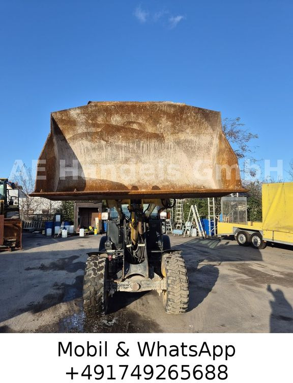 Komatsu WA70-7 *Schaufel-1,5m³/Gabel/Schnellwechsler Komatsu WA70-7 *Schaufel-1,5m³/Gabel/Schnellwechsler - Wheel loader: picture 3 Komatsu WA70-7 *Schaufel-1,5m³/Gabel/Schnellwechsler Komatsu WA70-7 *Schaufel-1,5m³/Gabel/Schnellwechsler - Wheel loader: picture 3