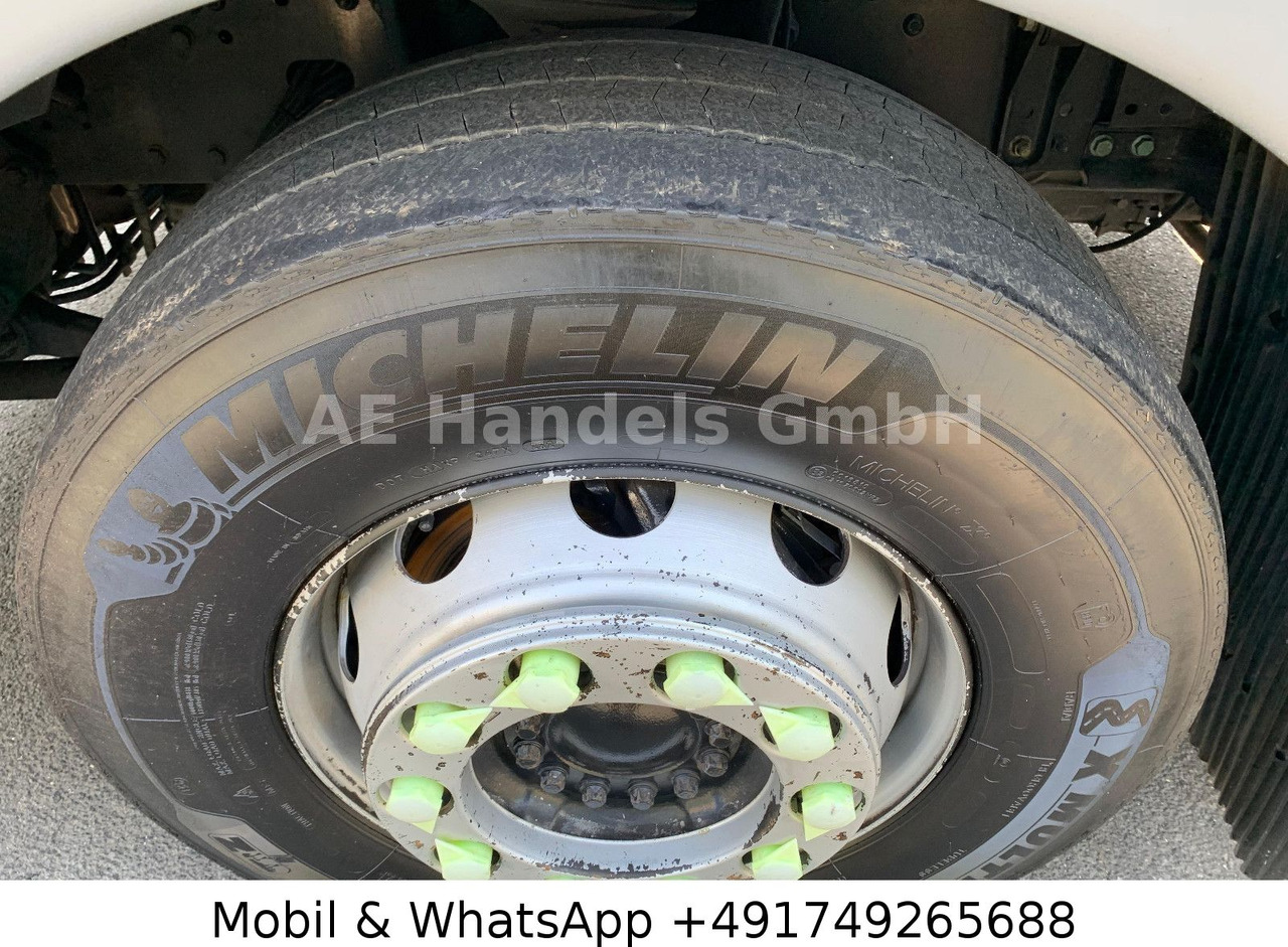 Container transporter/ Swap body truck MAN TGX 26.440 XLX LL 6x2 *Retarder/LDW/LBW/3.Lenk: picture 17 Container transporter/ Swap body truck MAN TGX 26.440 XLX LL 6x2 *Retarder/LDW/LBW/3.Lenk: picture 17