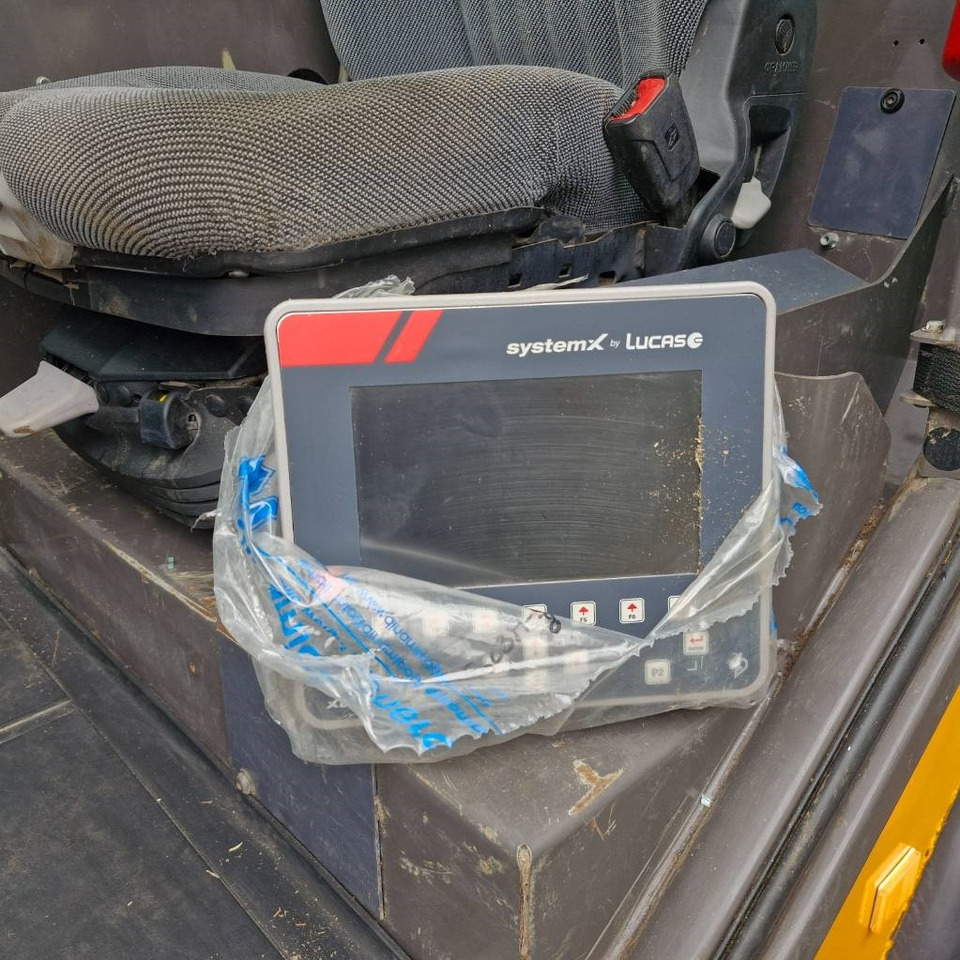 Forage mixer wagon Lucas Autospire G240: picture 43 Forage mixer wagon Lucas Autospire G240: picture 43