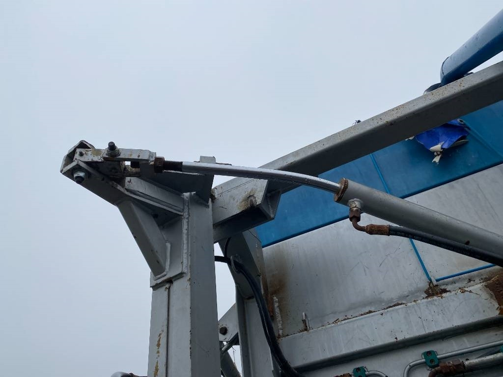 Fertilizer spreader MDM RE 813 Origine Française endommagé: picture 9