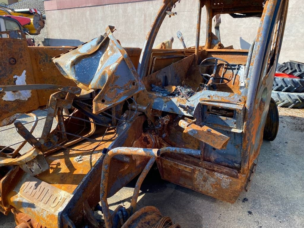 Telescopic handler Manitou MLT 737 endommagé: picture 14 Telescopic handler Manitou MLT 737 endommagé: picture 14