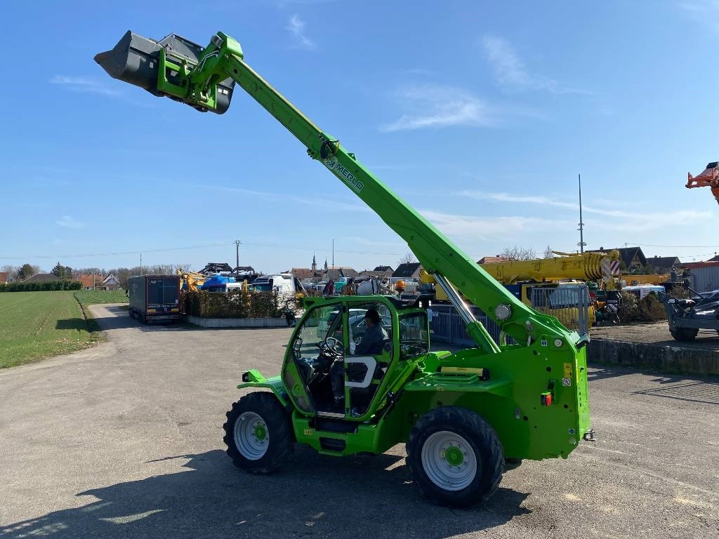 Telescopic wheel loader Merlo P72.10/Plus 1er Main-Certificat CE endommagé: picture 6