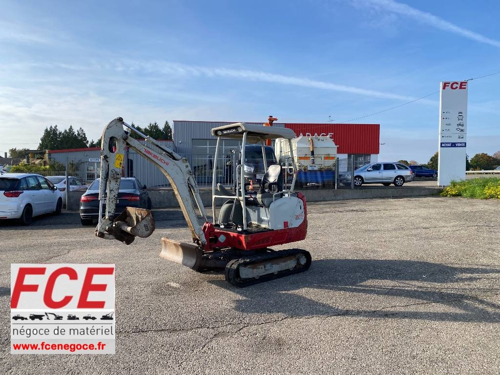 Takeuchi TB 216 /1er Main endommagée - Mini excavator: picture 1 Takeuchi TB 216 /1er Main endommagée - Mini excavator: picture 1