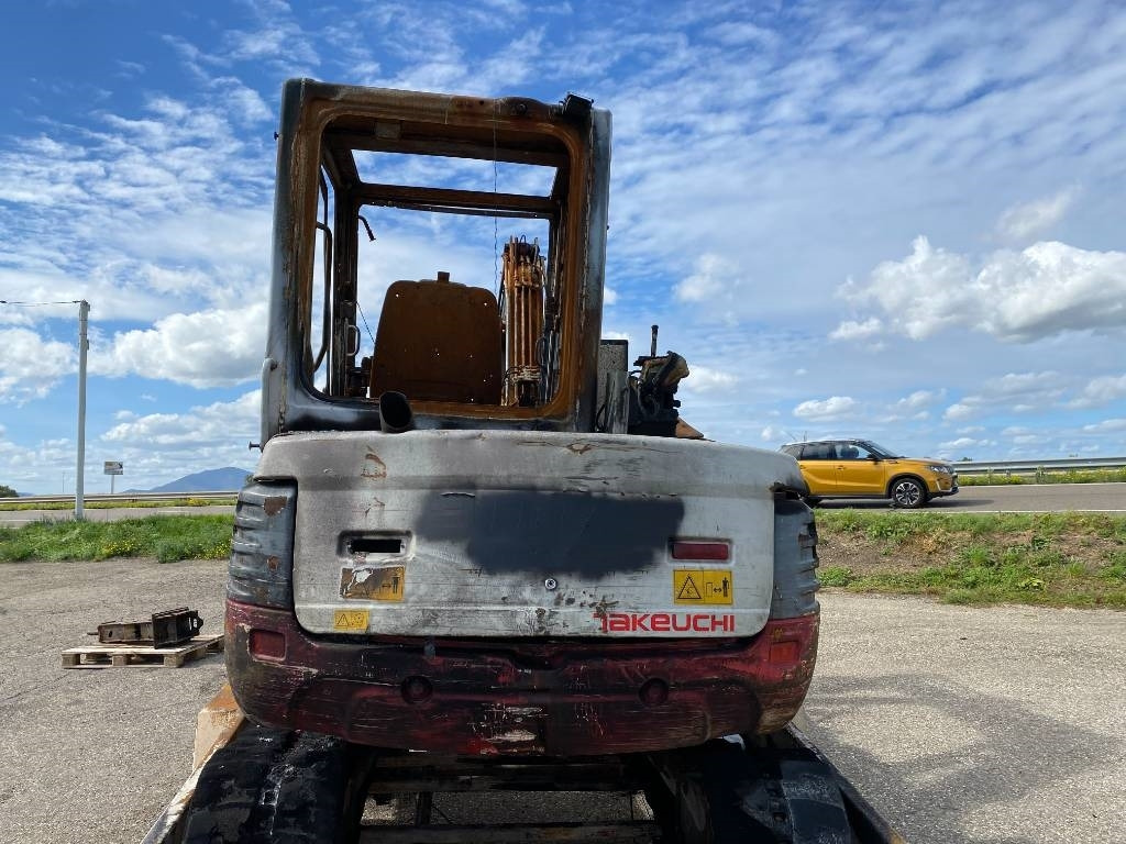 Takeuchi TB 250 + Brise roche et Godets endommagée - Mini excavator: picture 2 Takeuchi TB 250 + Brise roche et Godets endommagée - Mini excavator: picture 2