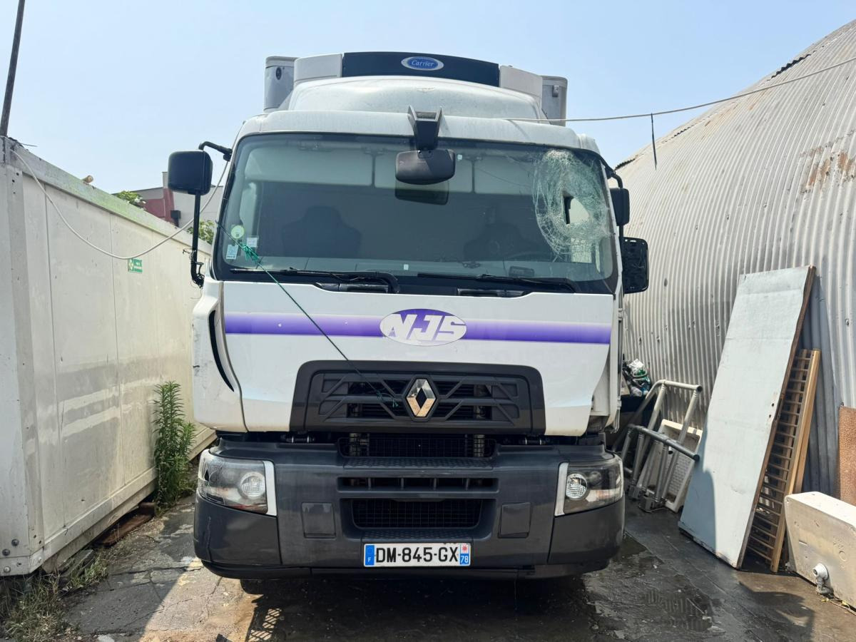 Renault D 19 - Refrigerator truck: picture 2 Renault D 19 - Refrigerator truck: picture 2