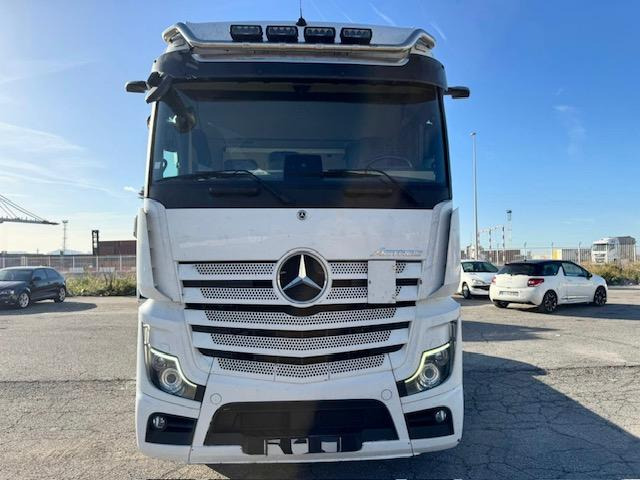Mercedes ACTROS 1851 RETARDER - Tractor unit: picture 3 Mercedes ACTROS 1851 RETARDER - Tractor unit: picture 3