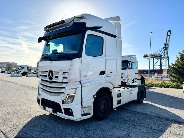 Mercedes ACTROS 1851 RETARDER - Tractor unit: picture 1 Mercedes ACTROS 1851 RETARDER - Tractor unit: picture 1
