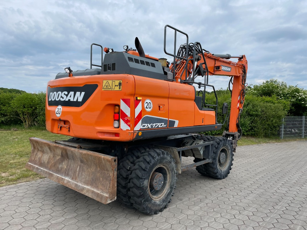 Doosan DX170W-5 - Mobile crane: picture 2 Doosan DX170W-5 - Mobile crane: picture 2