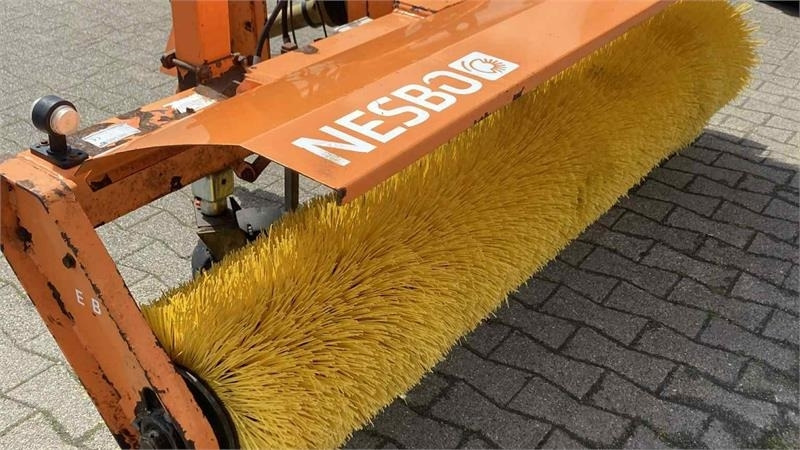 Nesbo FM 2400 S frontkost - Broom for Farm tractor: picture 5 Nesbo FM 2400 S frontkost - Broom for Farm tractor: picture 5