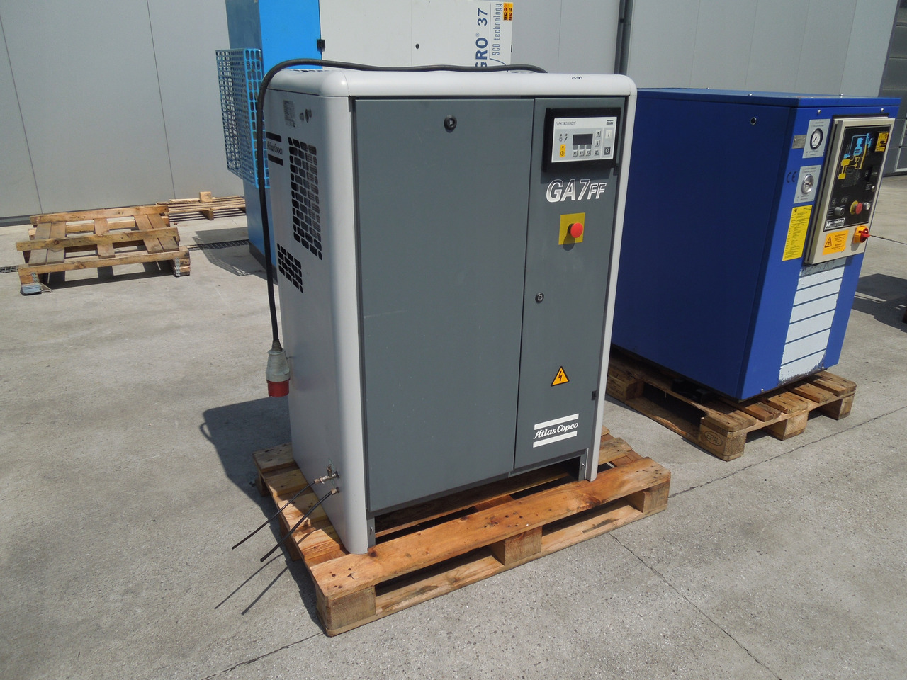 ATLAS COPCO GA7FF - Air compressor: picture 1 ATLAS COPCO GA7FF - Air compressor: picture 1