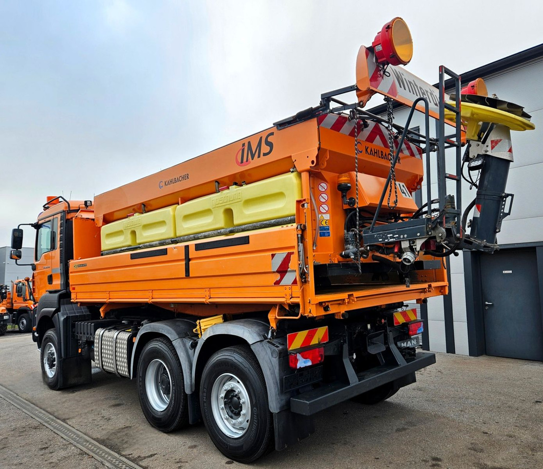 MAN TGA 28.400 6x4-4 Winterdienst - Tipper: picture 3 MAN TGA 28.400 6x4-4 Winterdienst - Tipper: picture 3