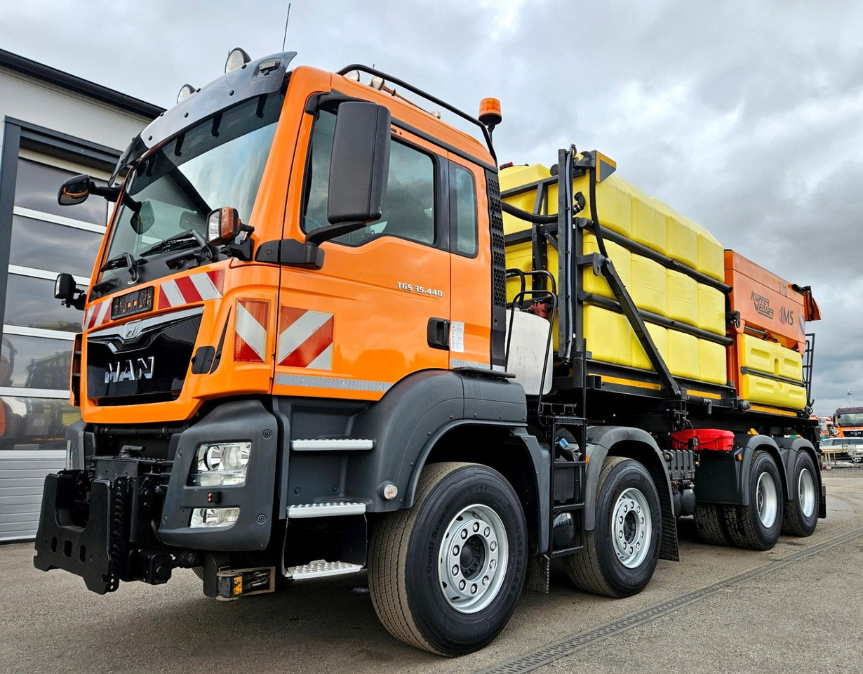 MAN TGS 35.440 8x4 BL Euro6 Winterdienst Streuer - Tipper: picture 1 MAN TGS 35.440 8x4 BL Euro6 Winterdienst Streuer - Tipper: picture 1