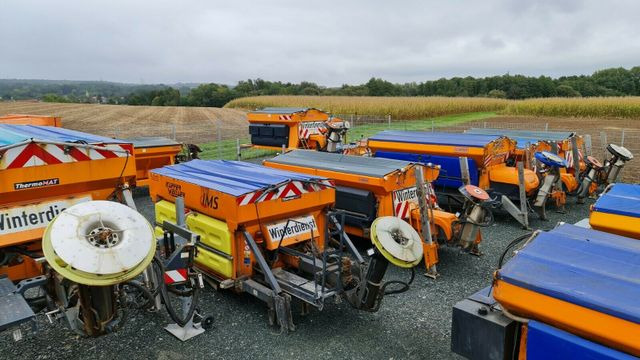 Schmidt STRATOS Streuer Winterdienst KÜPPER WEISSER Schmidt STRATOS Streuer Winterdienst KÜPPER WEISSER - Snow removal vehicle: picture 2 Schmidt STRATOS Streuer Winterdienst KÜPPER WEISSER Schmidt STRATOS Streuer Winterdienst KÜPPER WEISSER - Snow removal vehicle: picture 2