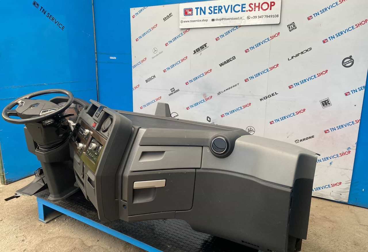 Cruscotto Renault T520 - Cab and interior: picture 5 Cruscotto Renault T520 - Cab and interior: picture 5