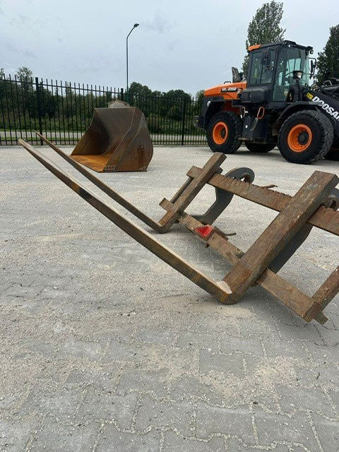 Volvo Pallet vorken 1300mm 6 Tons - Forks: picture 3 Volvo Pallet vorken 1300mm 6 Tons - Forks: picture 3