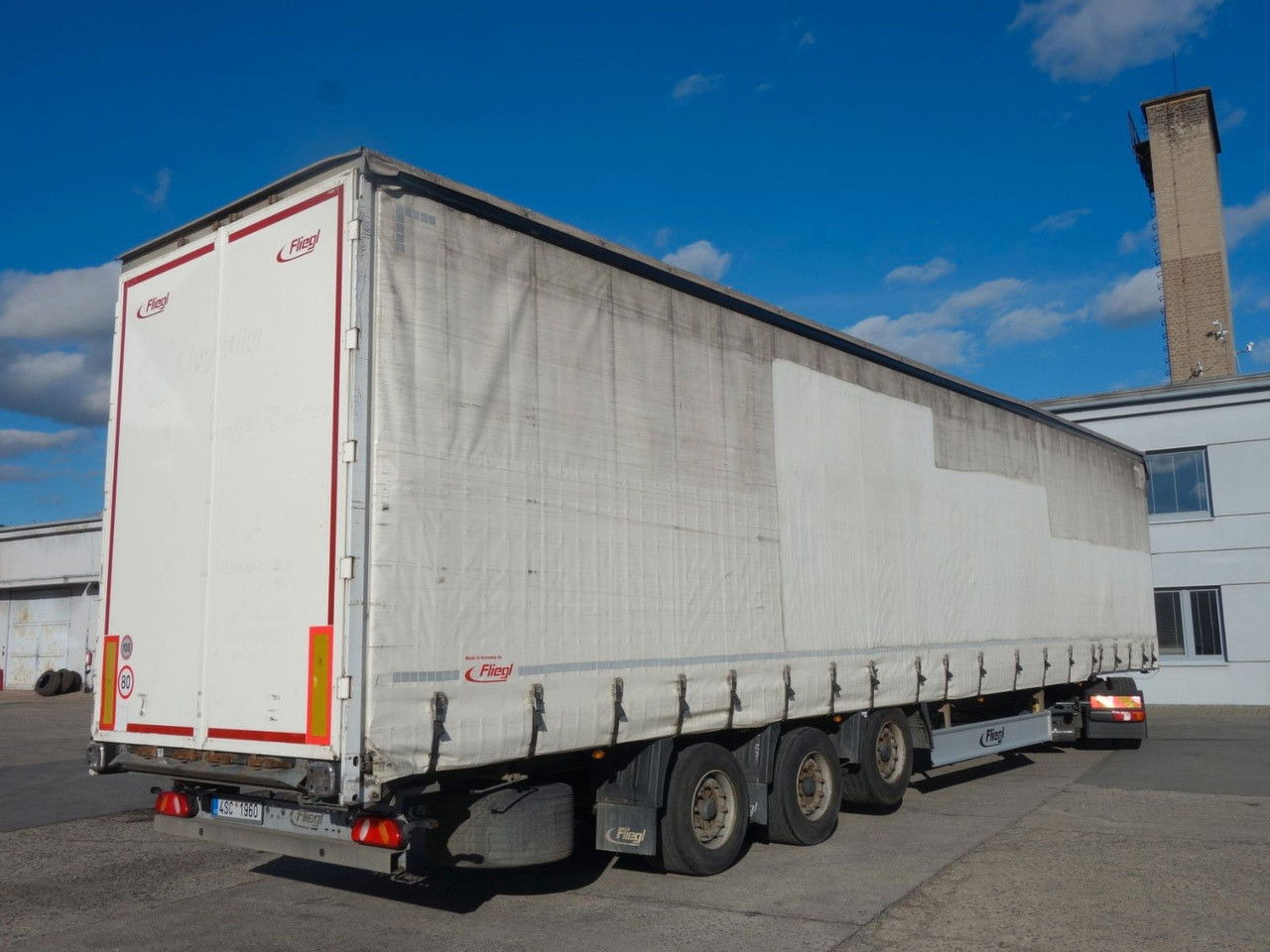 Fliegl SDS 01 Mega , 1xLichtachse - Curtainsider semi-trailer: picture 1 Fliegl SDS 01 Mega , 1xLichtachse - Curtainsider semi-trailer: picture 1