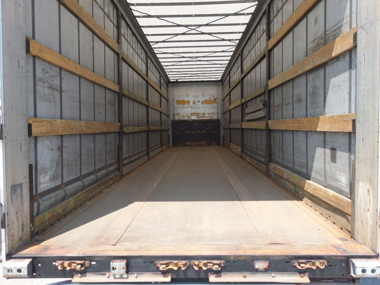 Kögel SN24 MEGA, Liftachse, SAF Achsen, XL Code - Curtainsider semi-trailer: picture 5 Kögel SN24 MEGA, Liftachse, SAF Achsen, XL Code - Curtainsider semi-trailer: picture 5