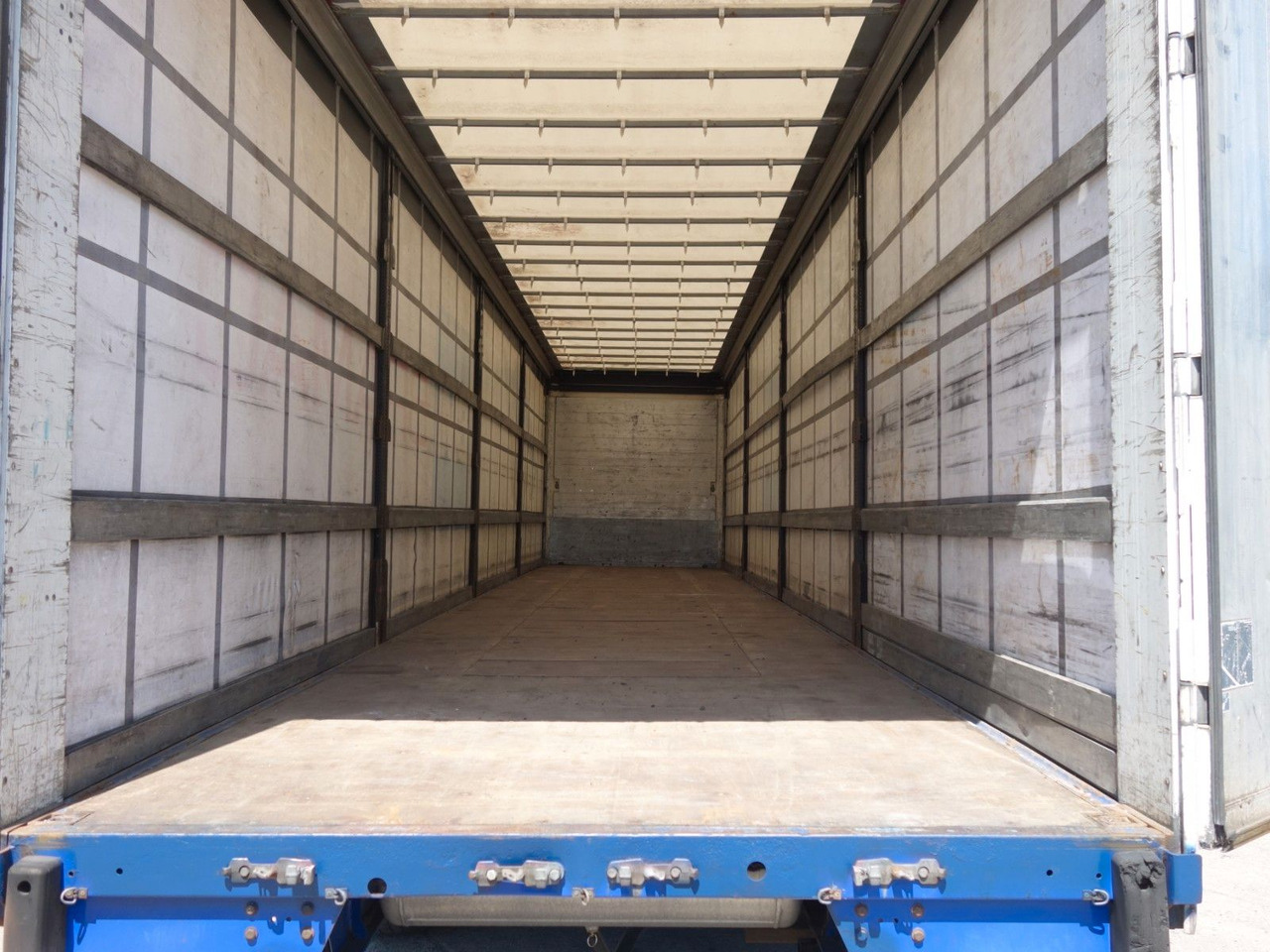 Schwarzmüller SPA 3/E Standard, Liftachse, SAF Achsen - Curtainsider semi-trailer: picture 5 Schwarzmüller SPA 3/E Standard, Liftachse, SAF Achsen - Curtainsider semi-trailer: picture 5