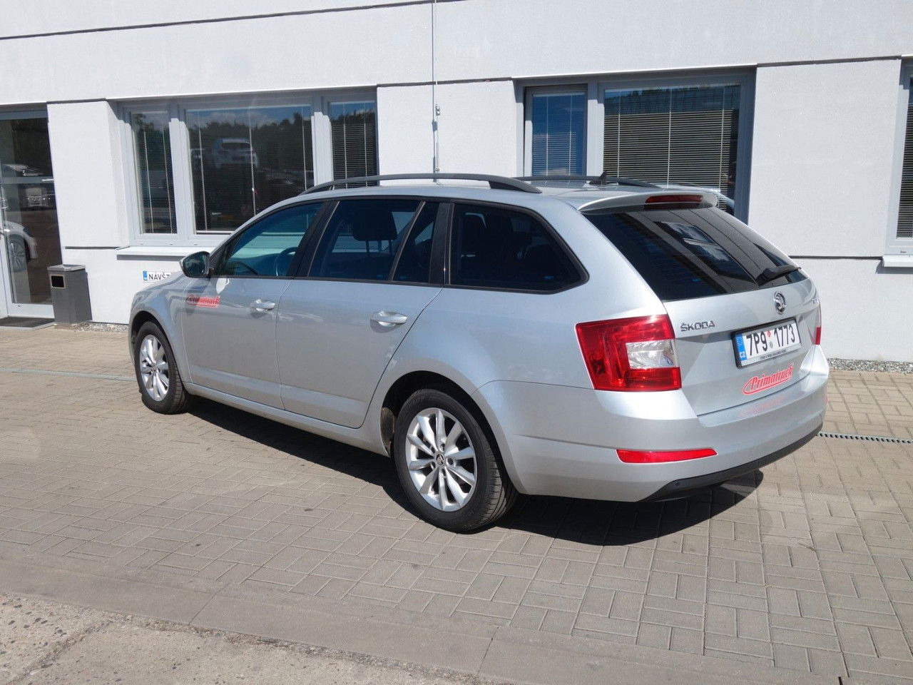 Škoda Octavia Combi Ambition 1,6 TDI, DSG, Navi, Clima - Station wagon: picture 4 Škoda Octavia Combi Ambition 1,6 TDI, DSG, Navi, Clima - Station wagon: picture 4