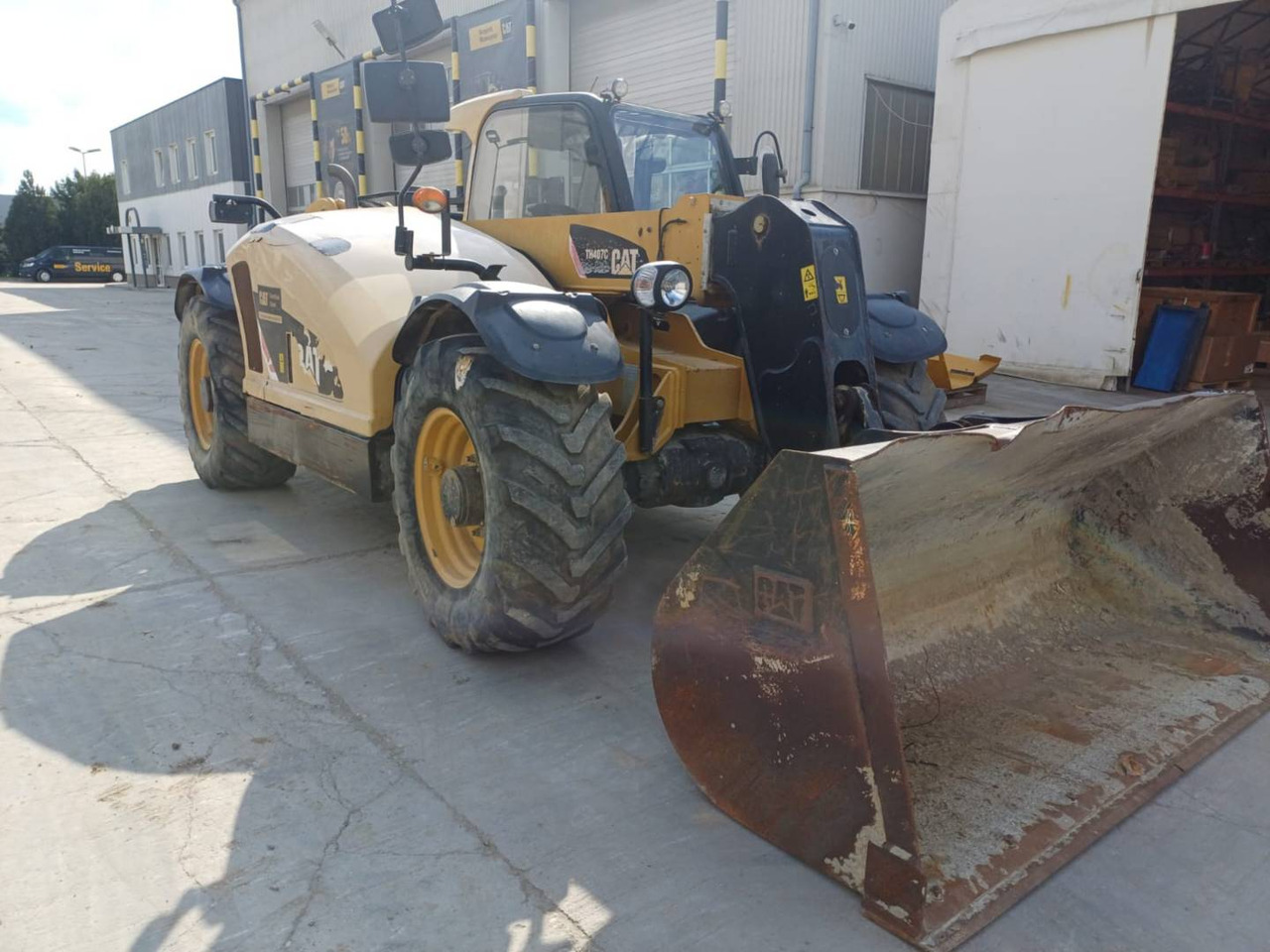 CAT TH407C - Telescopic handler: picture 2 CAT TH407C - Telescopic handler: picture 2