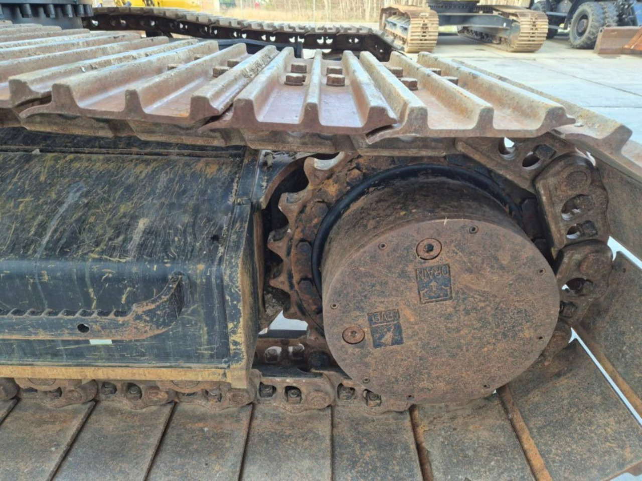 Crawler excavator CAT 320GC: picture 17