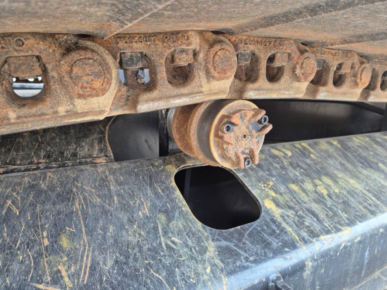 Crawler excavator CAT 320GC: picture 14