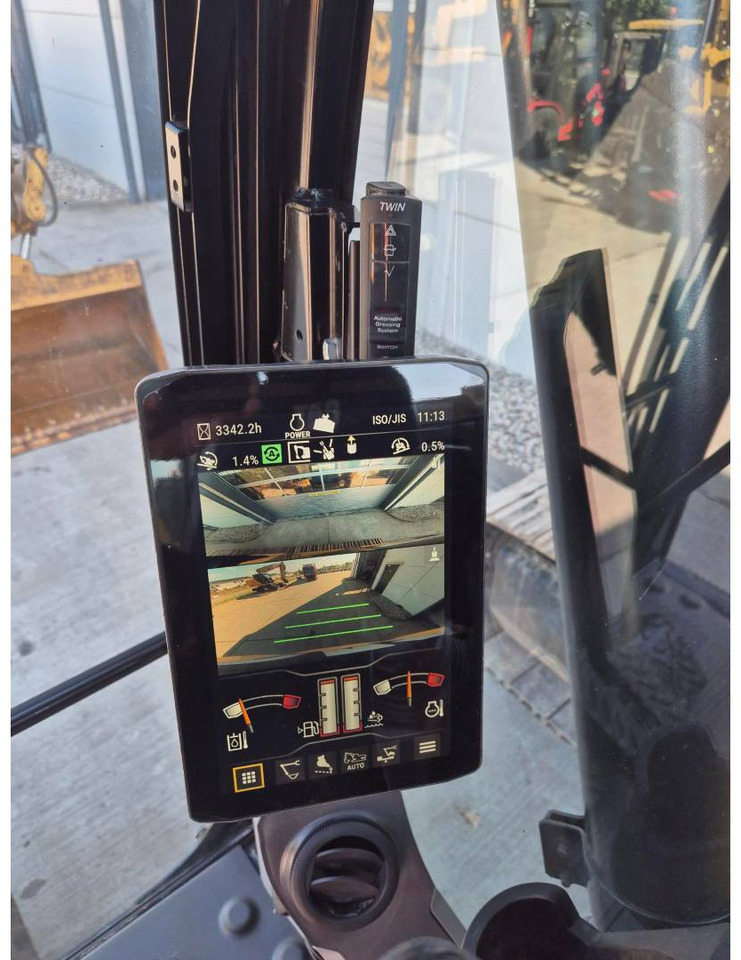 CAT 323 - Crawler excavator: picture 5 CAT 323 - Crawler excavator: picture 5