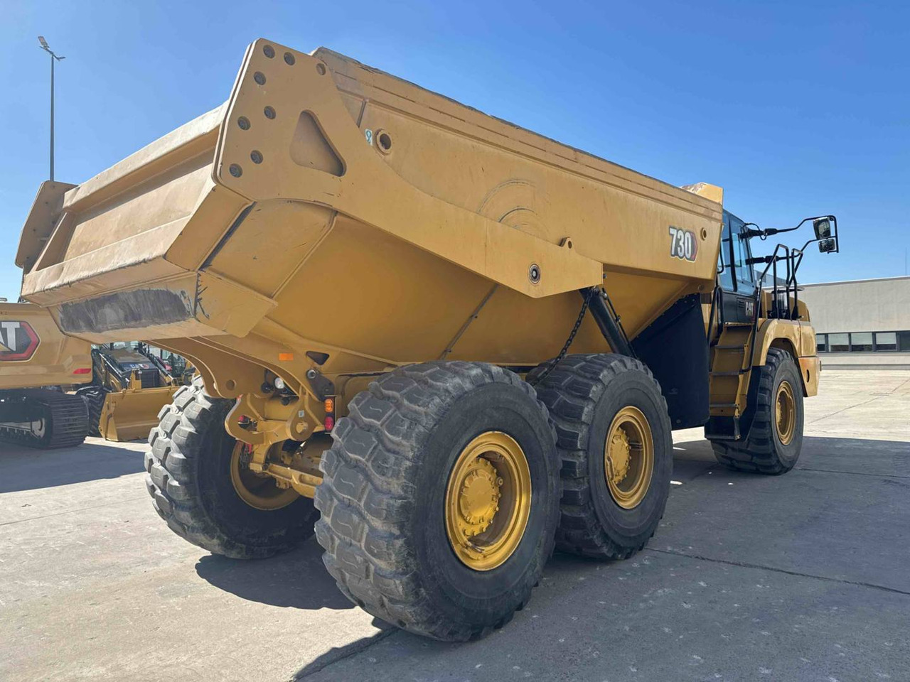 CAT 730 - Articulated dumper: picture 3 CAT 730 - Articulated dumper: picture 3