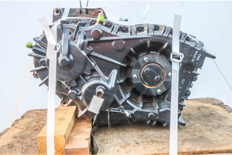 MAN VG172 P22-6 81.37000-7411 - Gearbox for Truck: picture 3 MAN VG172 P22-6 81.37000-7411 - Gearbox for Truck: picture 3