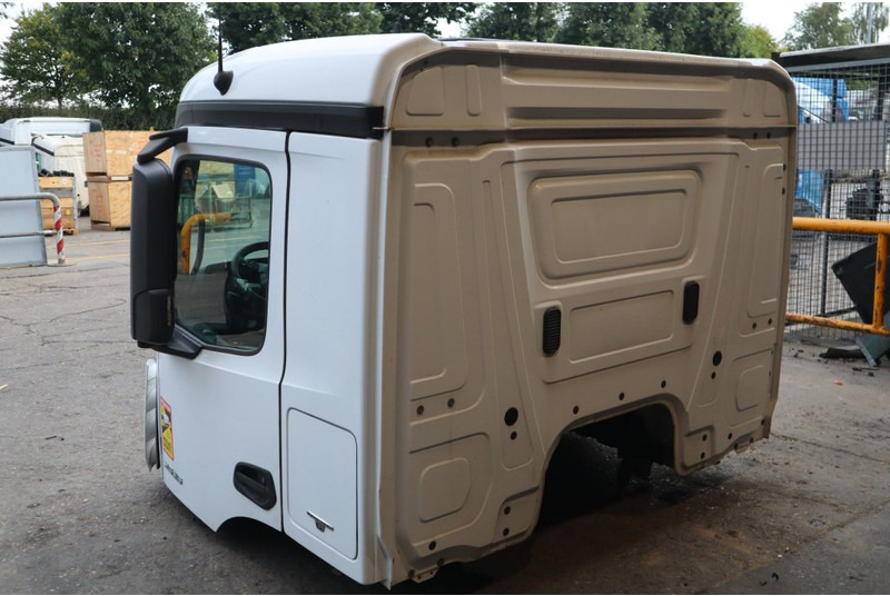 Mercedes-Benz M-CLASSIC 2.3 320MM - Cab and interior for Truck: picture 4 Mercedes-Benz M-CLASSIC 2.3 320MM - Cab and interior for Truck: picture 4