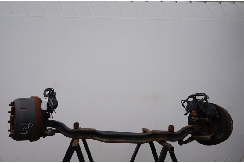 Mercedes-Benz VL4/36D-6.7 - Front axle for Truck: picture 1 Mercedes-Benz VL4/36D-6.7 - Front axle for Truck: picture 1