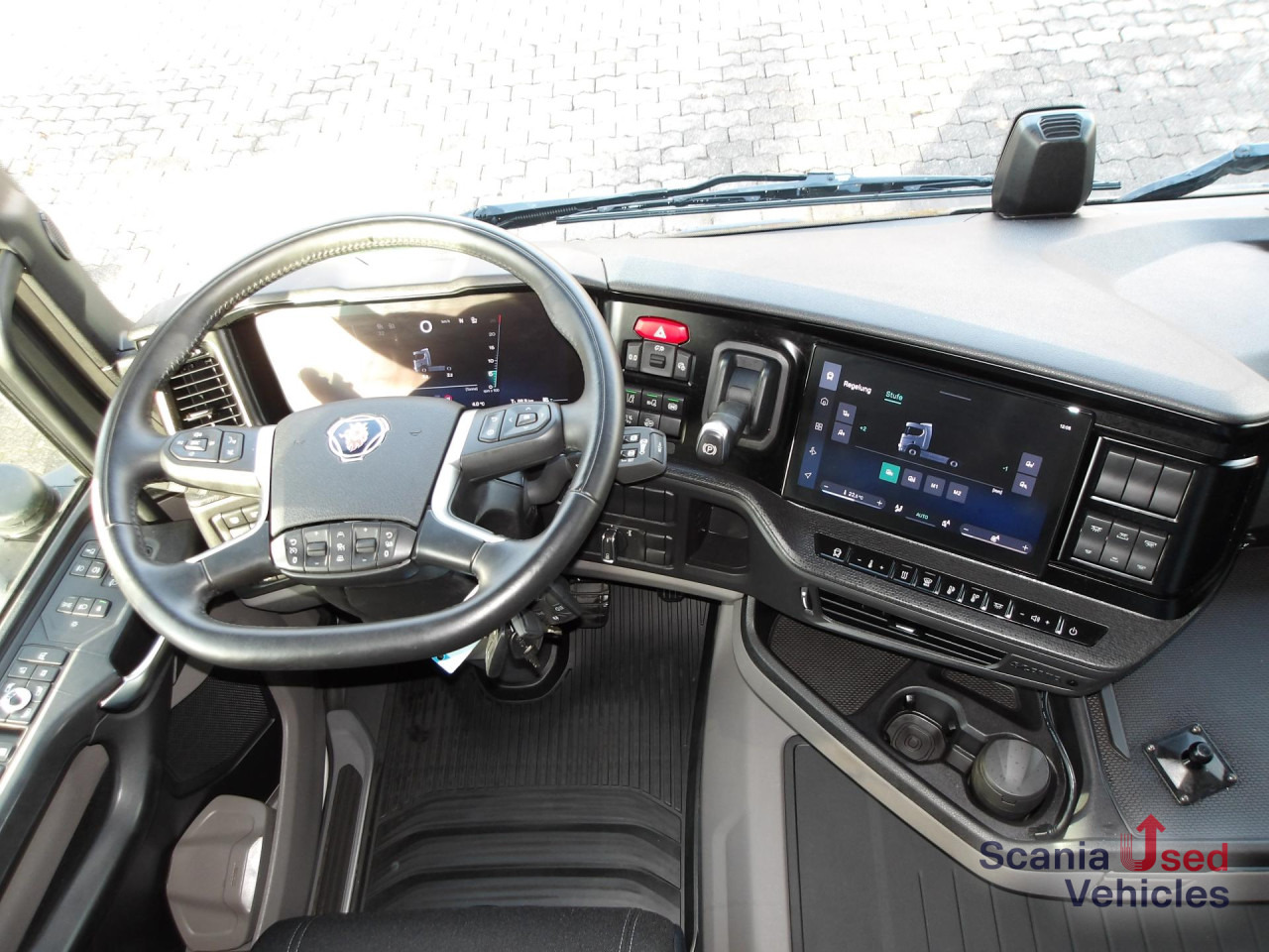 SCANIA R 460 EB - MEGA - HIGHLINE - 2x TANKs - ACC - Tractor unit: picture 2 SCANIA R 460 EB - MEGA - HIGHLINE - 2x TANKs - ACC - Tractor unit: picture 2